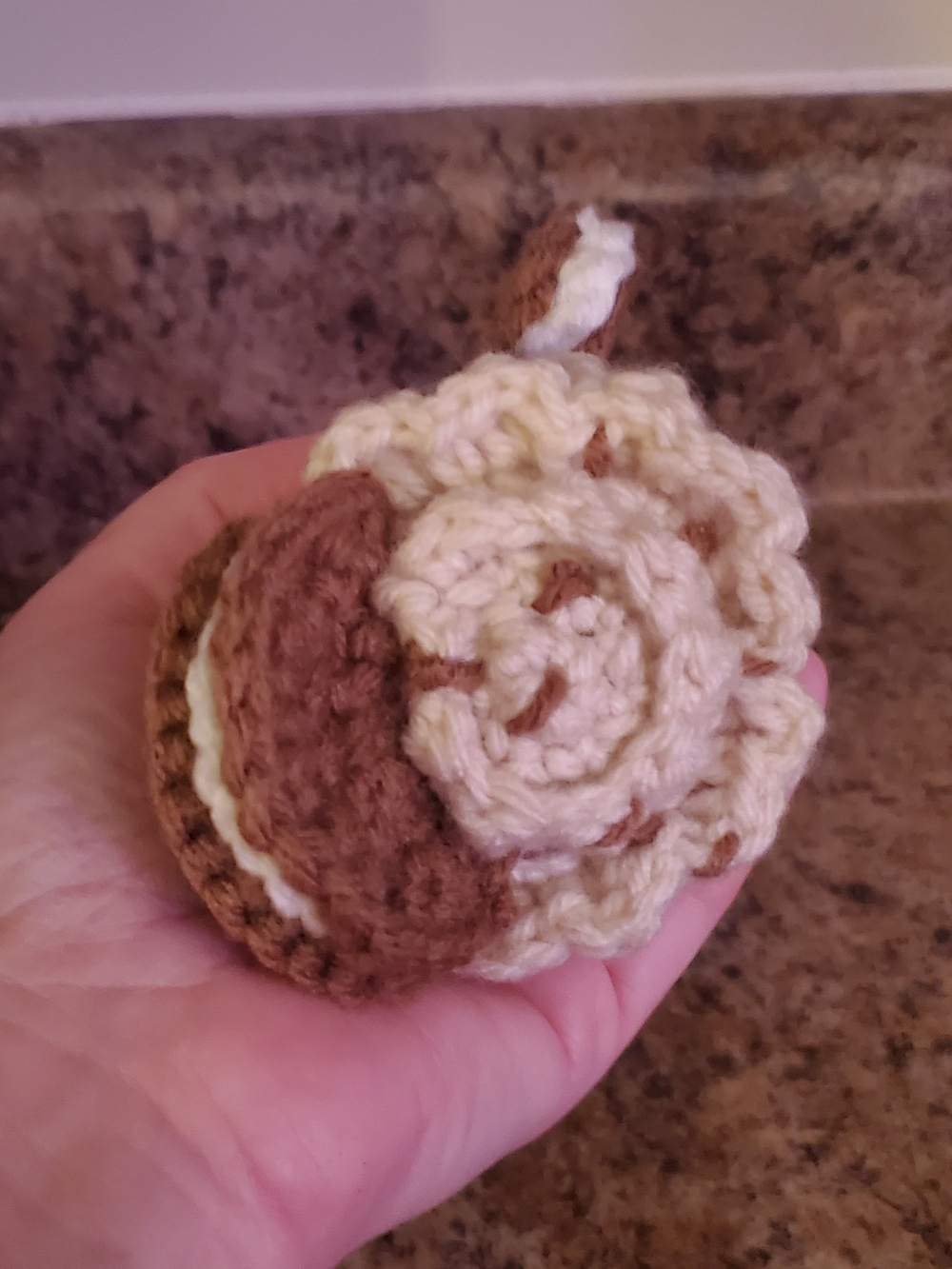 💎$3 WITH BUNDLE💎 Cupcake Tape Measure - *Flaw/Fussy Tape Measure* - Picture 8 of 10